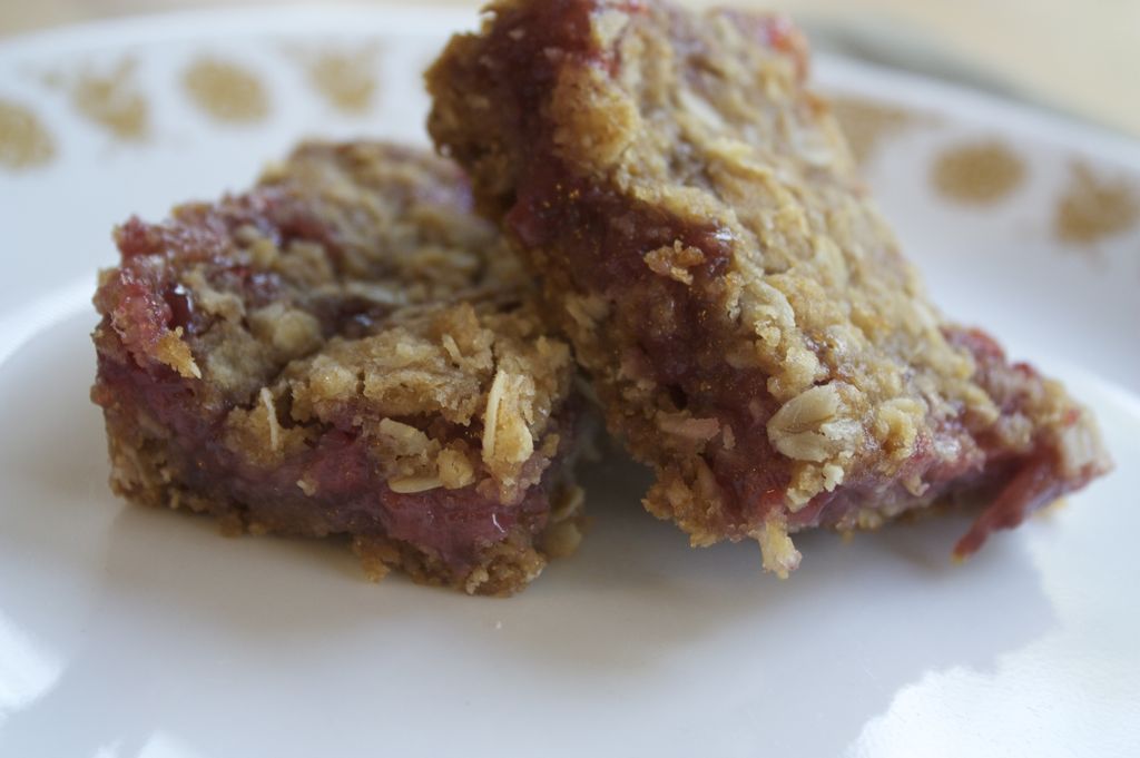 Strawberry_oat_squares