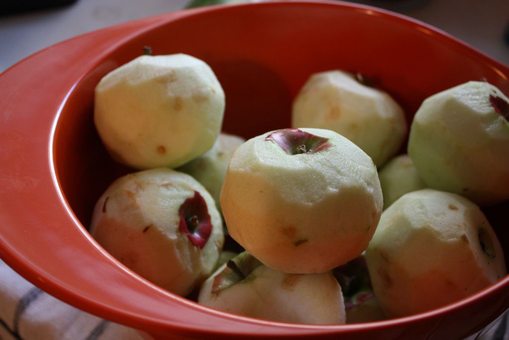 peeled_apples