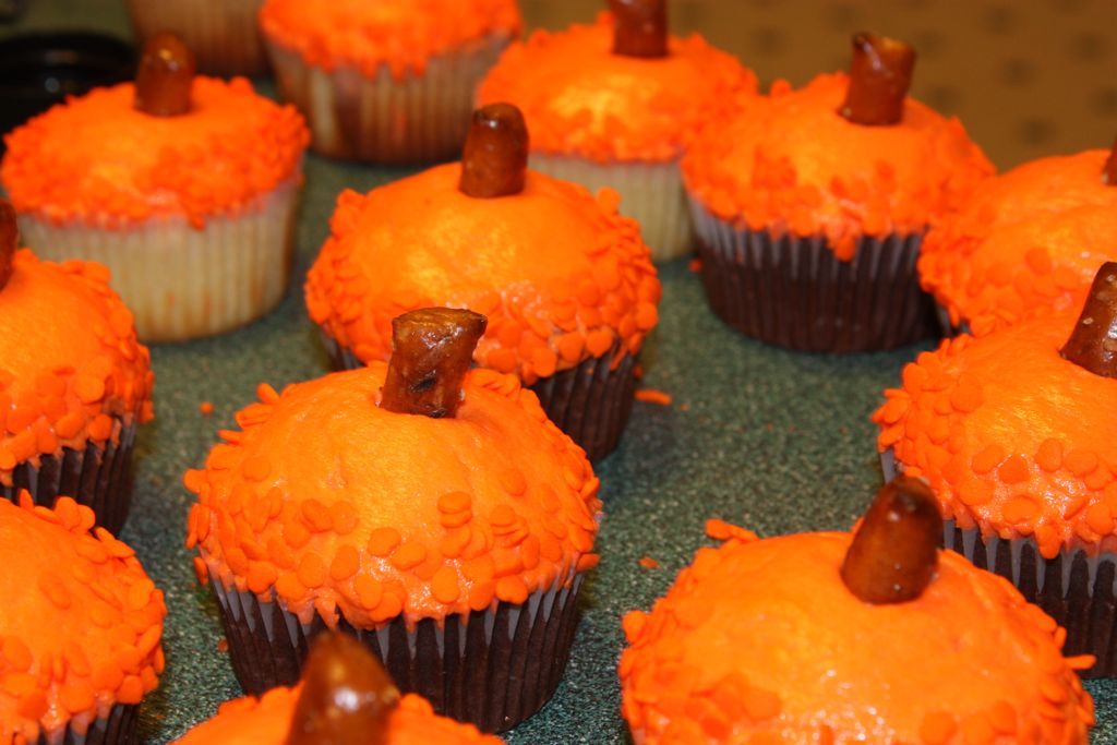 cupcakes_with_pumpkins cupcakes_with_pumpkins
