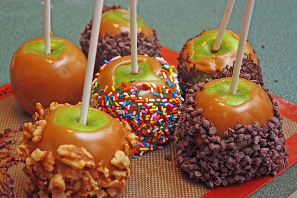 Caramel Apples simmiecakes